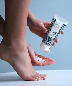 Uitgang 👍 Australian Bodycare Foot Cream 100 Ml - Verzorgende Voetcrème Met 100% Natuurlijke Tea Tree Olie - Geschikt Voor Droge Voeten Om Scheuren In Je Huid Te Voorkomen 🛒 -Oral-B Shop 550x550 503