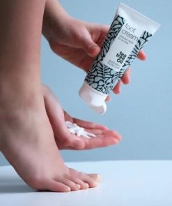 Uitgang 👍 Australian Bodycare Foot Cream 100 Ml - Verzorgende Voetcrème Met 100% Natuurlijke Tea Tree Olie - Geschikt Voor Droge Voeten Om Scheuren In Je Huid Te Voorkomen 🛒 -Oral-B Shop 550x550 510