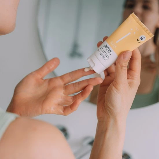 Gloednieuw π€© Naïf Zonnebrandcrème SPF 30 – Voor Het Gezicht - 50ml - Met Natuurlijke Ingrediënten π 6 Gloednieuw π€© Naïf Zonnebrandcrème SPF 30 – Voor Het Gezicht - 50ml - Met Natuurlijke Ingrediënten π - Afbeelding 4